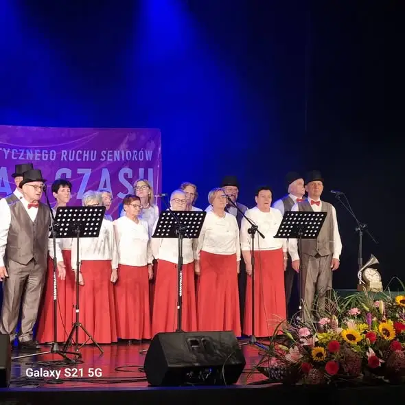 Seniorzy z Rojewa zachwycili na przeglądzie „Zegar Czasu” w Aleksandrowie Kujawskim