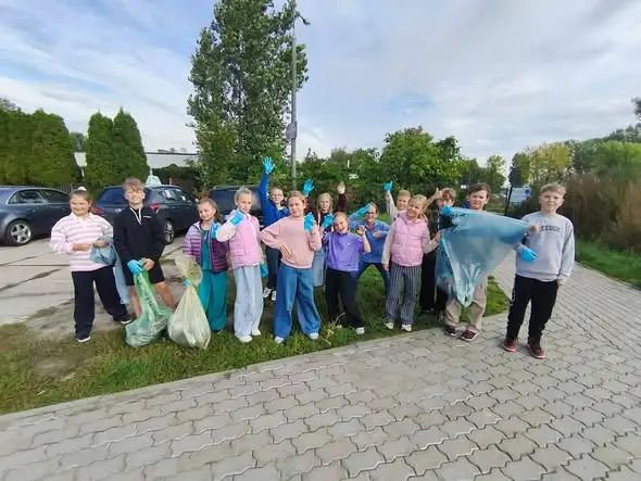 Uczniowie posprzątali okolicę szkoły w ramach akcji „Sprzątanie Świata”