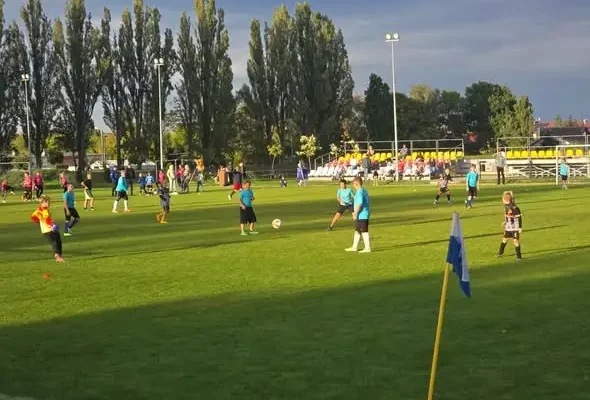 Orliki Starsze Znicza rywalizowały w turnieju OdPasjiDoFutbolu w Inowrocławiu
