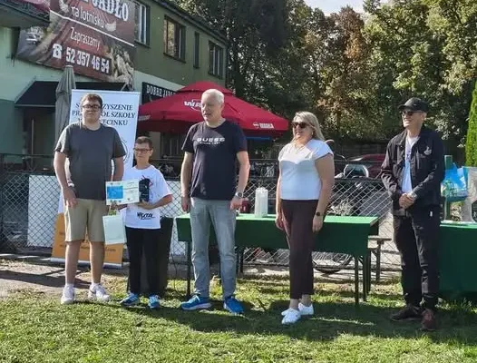 Filip Kużmiński z klasy 3c zwycięzcą IX Gminnego Festynu Latawców w Sławęcinku