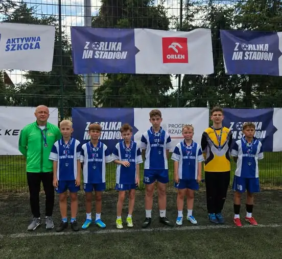 Młodzi piłkarze z Kruszwicy awansowali w turnieju „Z orlika na stadion”