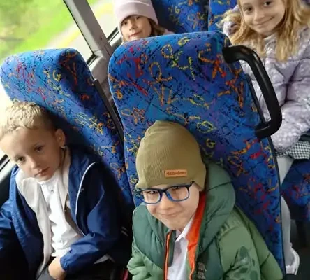Przedszkolaki z grupy „Liski” i „Misie” obejrzały spektakl o uzależnieniu od ekranów