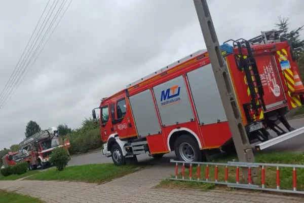Fałszywy alarm w Kruszwicy – strażacy z OSP i PSP sprawdzali zgłoszenie przy ul. Grodzkiej