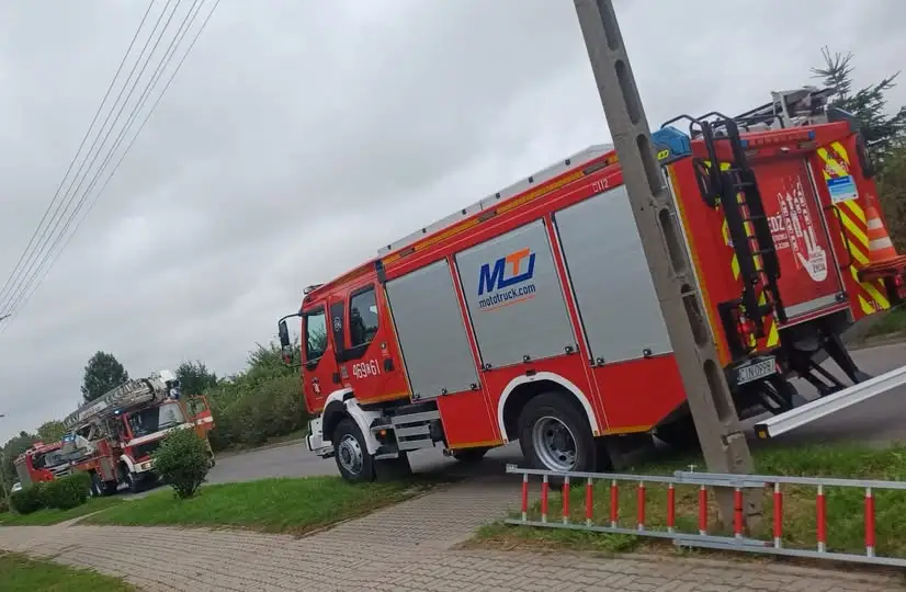 Fałszywy alarm w Kruszwicy – strażacy z OSP i PSP sprawdzali zgłoszenie przy ul. Grodzkiej