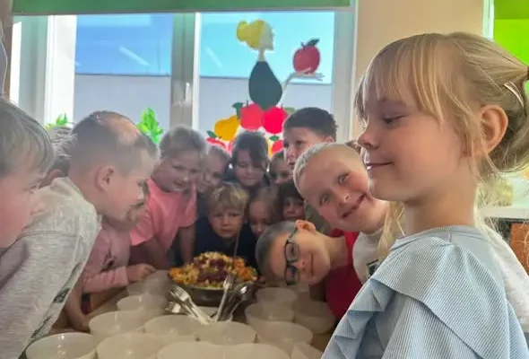 Dzień Jabłka w Zerówce – smacznie, radośnie i bardzo jabłkowo