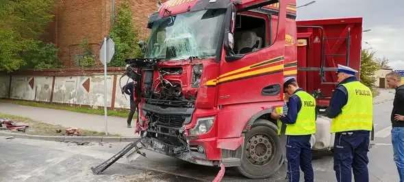 Kolizja na ul. Inowrocławskiej w Pakości — interweniowała OSP