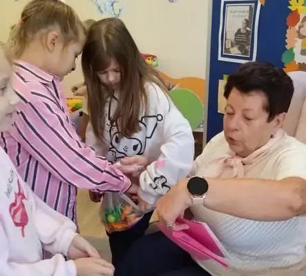 Dzień Głośnego Czytania w szkole – książki łączą pokolenia