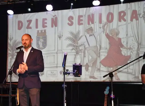 Dzień Seniora w Pakości – złote przeboje i wspólna zabawa