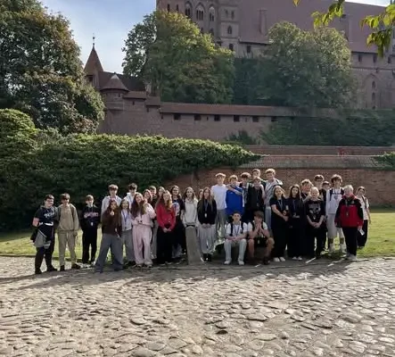 Uczniowie klas 8a i 8c zwiedzili Zamek Krzyżacki w Malborku