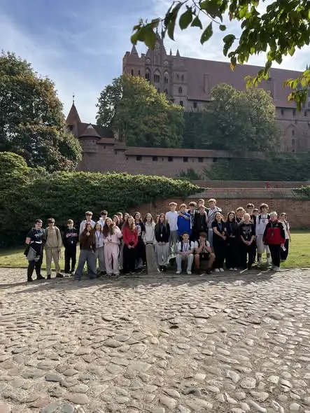 Uczniowie klas 8a i 8c zwiedzili Zamek Krzyżacki w Malborku