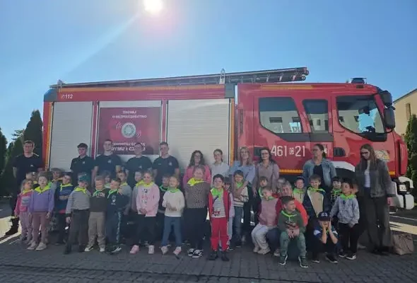 Przedszkolaki z Gucio odwiedziły strażaków z Inowrocławia
