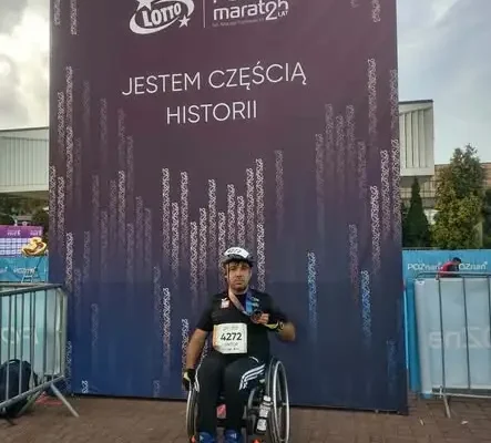 Wiktor Hes z Janikowa ukończył 25. Poznań Maraton na wózku aktywnym