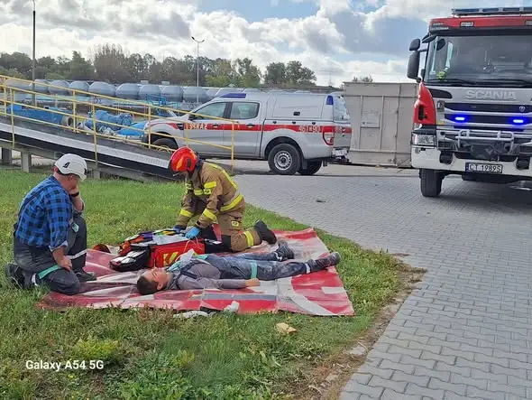 Pożar w zakładzie Arkema w Inowrocławiu – strażacy ćwiczyli ewakuację i RKO