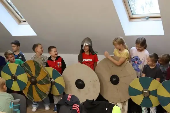 Warsztaty archeologiczne w Tucznie – dzieci przeniosły się w czasy Słowian