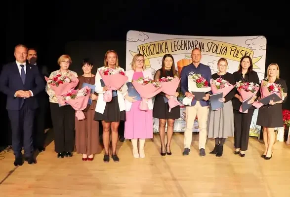 Dzień Edukacji Narodowej w Kruszwicy: nauczyciele nagrodzeni za osiągnięcia