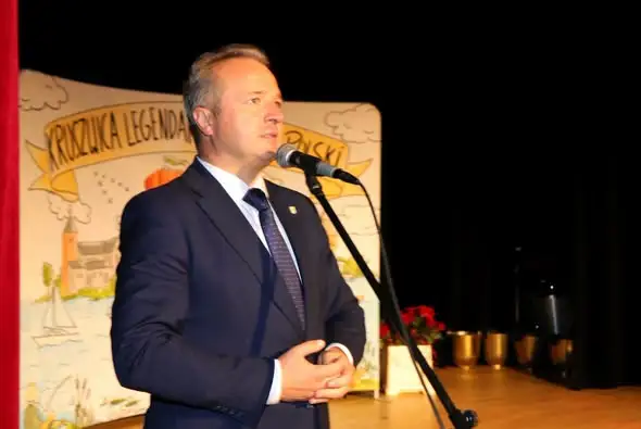 Dzień Edukacji Narodowej w Kruszwicy – nagrody dla nauczycieli i pracowników oświaty