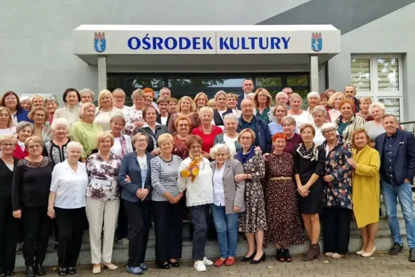 Inauguracja roku akademickiego Uniwersytetu Trzeciego Wieku w Pakości – rekordowa frekwencja