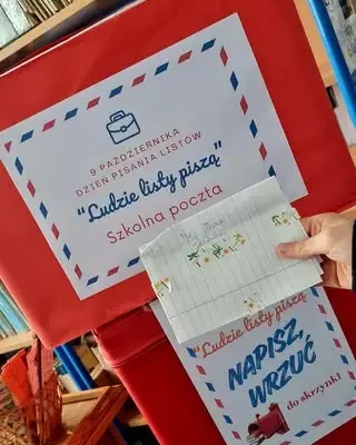 Uczniowie pisali listy z okazji Międzynarodowego Dnia Pisania Listów