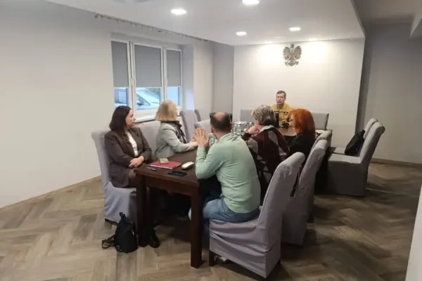 Dyrektorzy szkół z gminy Złotniki Kujawskie przeszli szkolenie z procedur zagrożeń powietrznych