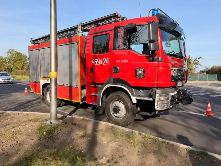 Zdarzenie drogowe w Janikowie na ul. Przemysłowej – interweniowały OSP i JRG