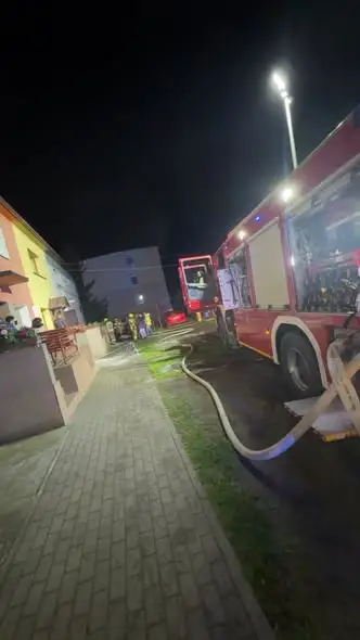 Pożar piwnicy w Polanowicach – sprawne działania strażaków zapobiegły tragedii