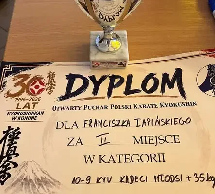 Młodzi sportowcy z SP5 Inowrocław z sukcesami w tenisie, karate i akrobatyce