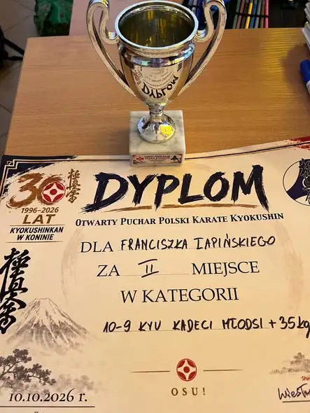 Młodzi sportowcy z SP5 Inowrocław z sukcesami w tenisie, karate i akrobatyce