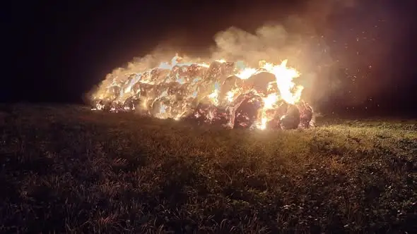 Pożar stogu w Gocanowie — akcja strażaków z Kruszwicy i okolic