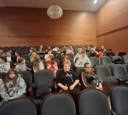Uczniowie klas 5 i 7 odkrywali lektury na teatralnej scenie