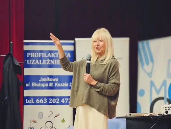 Sędzia Anna Maria Wesołowska spotkała się z uczniami – wieczorem otwarte spotkanie dla mieszkańców