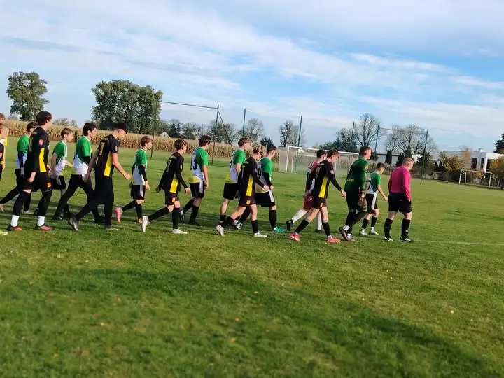 Juniorzy Młodsi przegrywają z MOKS Piaski Bydgoszcz 2:6