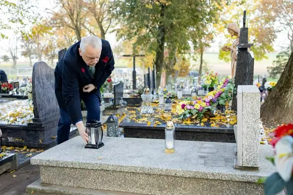 Wójt Gminy Inowrocław oddał hołd zasłużonym i bohaterom